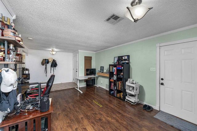 706 SW Normandy Ave, Lawton, OK 73505