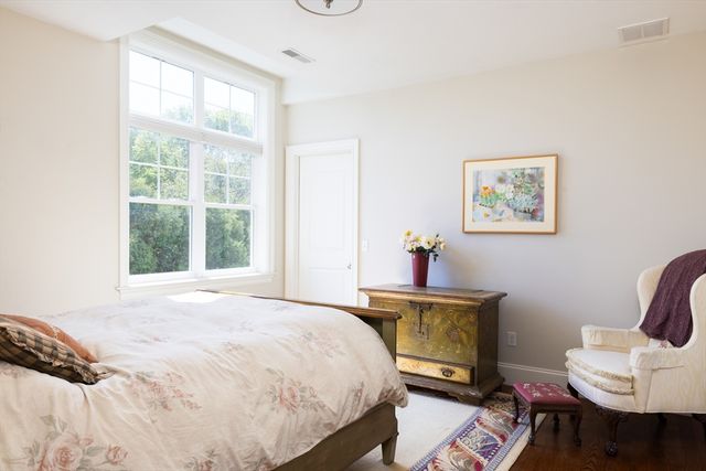 39 Charles Street A, Newton, MA 02466