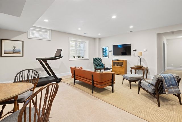 39 Charles Street A, Newton, MA 02466