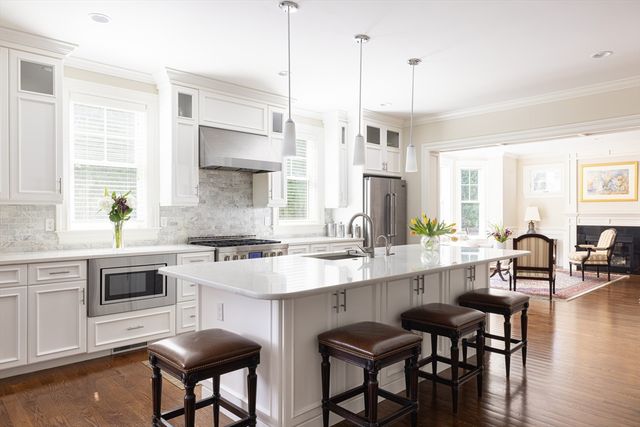 39 Charles Street A, Newton, MA 02466
