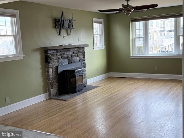 302 S VALLEY FORGE RD, Devon, PA 19333