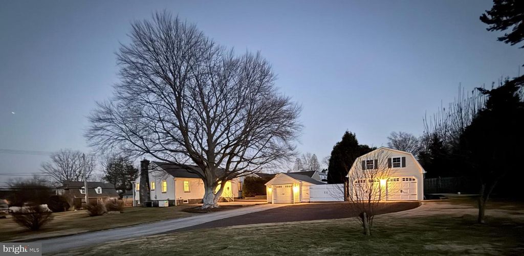 302 S VALLEY FORGE RD, Devon, PA 19333