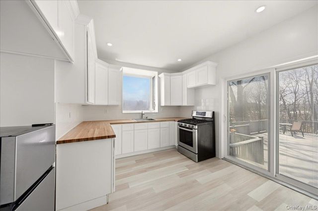 282 Greenvale Avenue, Yonkers, NY 10703