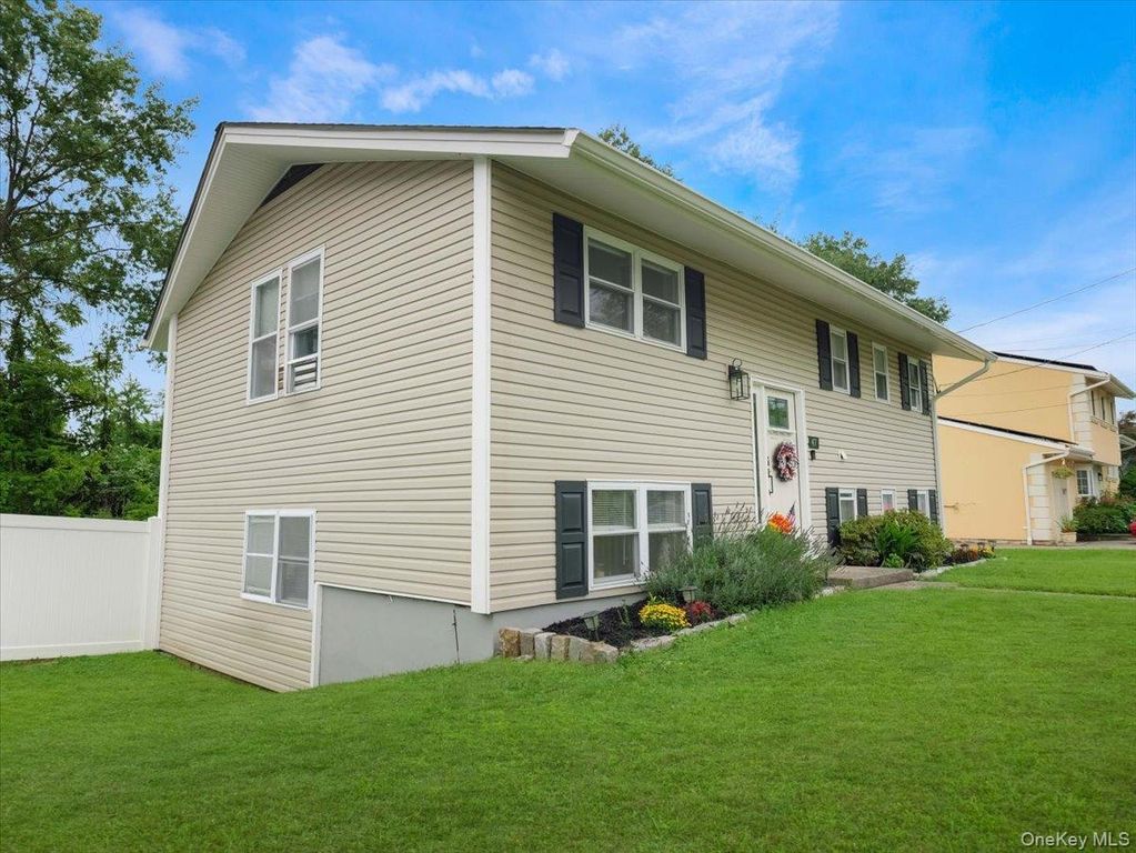 47 Chestnut Oval, Orangeburg, NY 10962 — photo 4