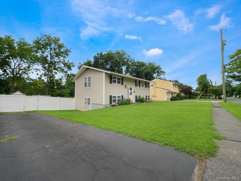 47 Chestnut Oval, Orangeburg, NY 10962 — photo 5