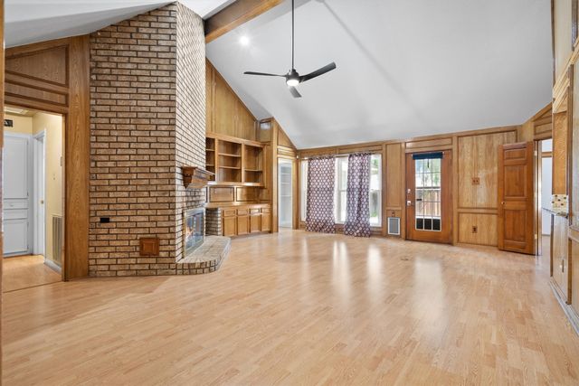 1317 Royal Palm Lane, Carrollton, TX 75007
