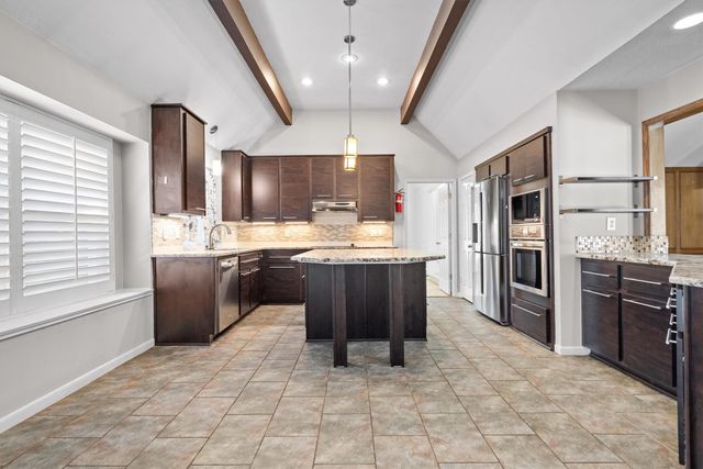 1317 Royal Palm Lane, Carrollton, TX 75007