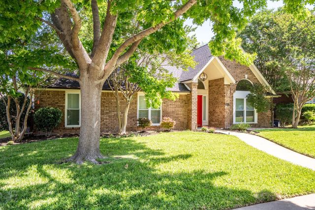 1317 Royal Palm Lane, Carrollton, TX 75007
