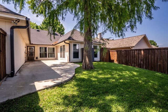 1317 Royal Palm Lane, Carrollton, TX 75007