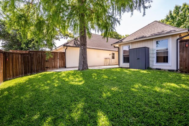 1317 Royal Palm Lane, Carrollton, TX 75007