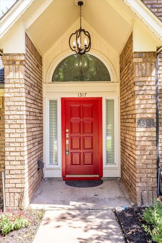 1317 Royal Palm Lane, Carrollton, TX 75007