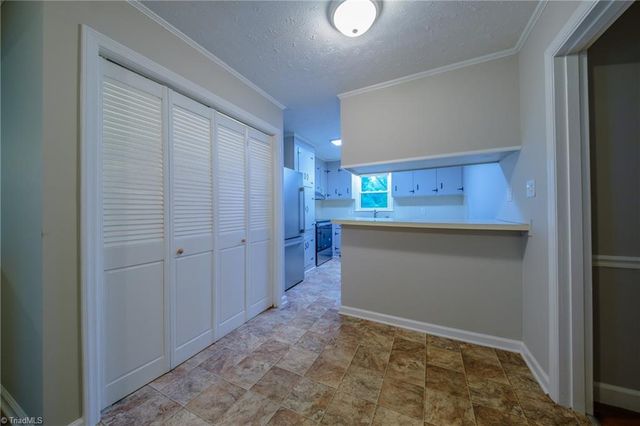 435 Lakecrest Drive, Kernersville, NC 27284