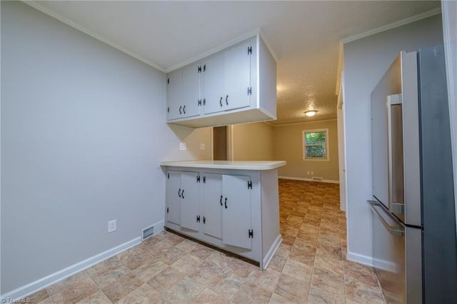 435 Lakecrest Drive, Kernersville, NC 27284