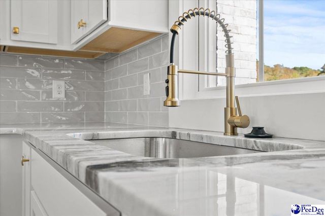 2151 Bonnie Dr., Florence, SC 29501