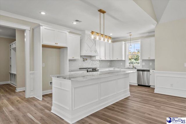 2151 Bonnie Dr., Florence, SC 29501