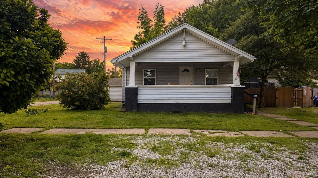 617 E 4th Street, Centralia, IL 62801