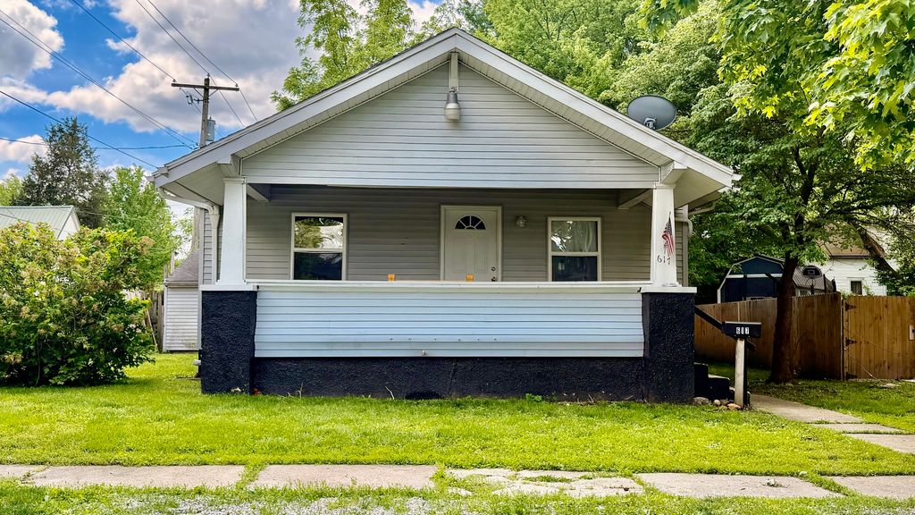 Image 2 of property listing at 617 E 4th Street, Centralia, IL 62801