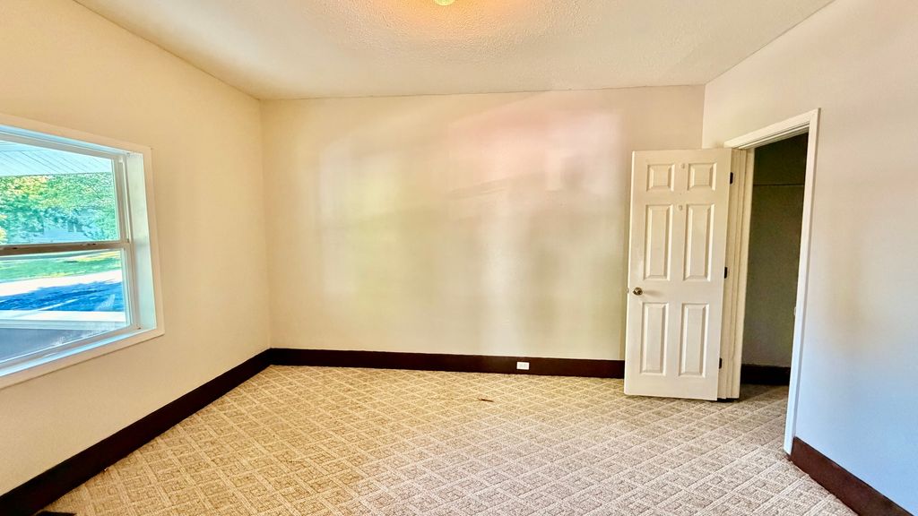 Image 6 of property listing at 617 E 4th Street, Centralia, IL 62801