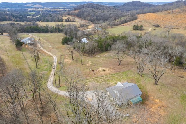 1302 Coosie Branch Rd, Cornersville, TN 37047