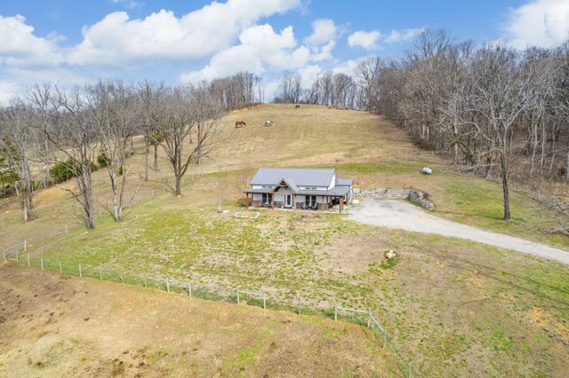 1302 Coosie Branch Rd, Cornersville, TN 37047