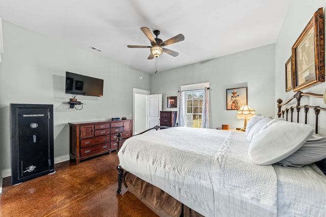 1302 Coosie Branch Rd, Cornersville, TN 37047