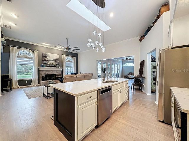 8805 CROSSWOOD COURT, Riverview, FL 33578