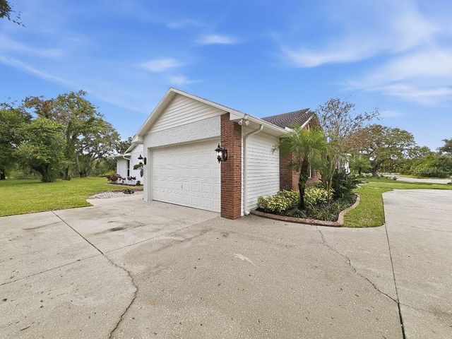8805 CROSSWOOD COURT, Riverview, FL 33578