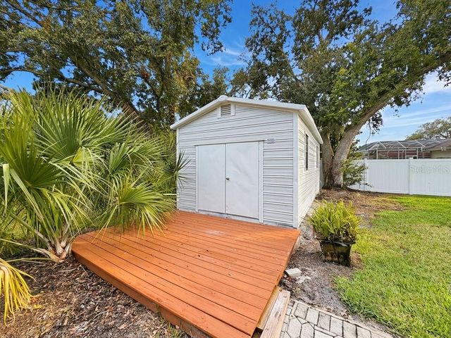 8805 CROSSWOOD COURT, Riverview, FL 33578