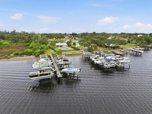 8805 CROSSWOOD COURT, Riverview, FL 33578