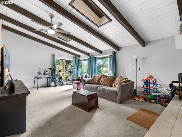 89655 SEA BREEZE Dr, Warrenton, OR 97146