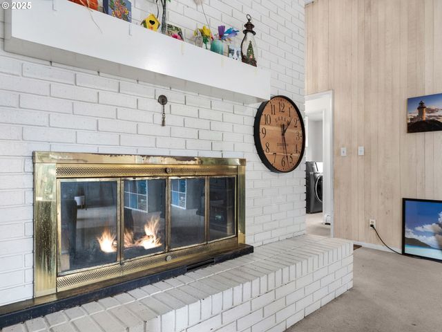 89655 SEA BREEZE Dr, Warrenton, OR 97146