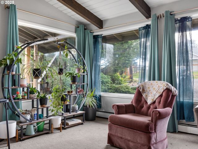 89655 SEA BREEZE Dr, Warrenton, OR 97146