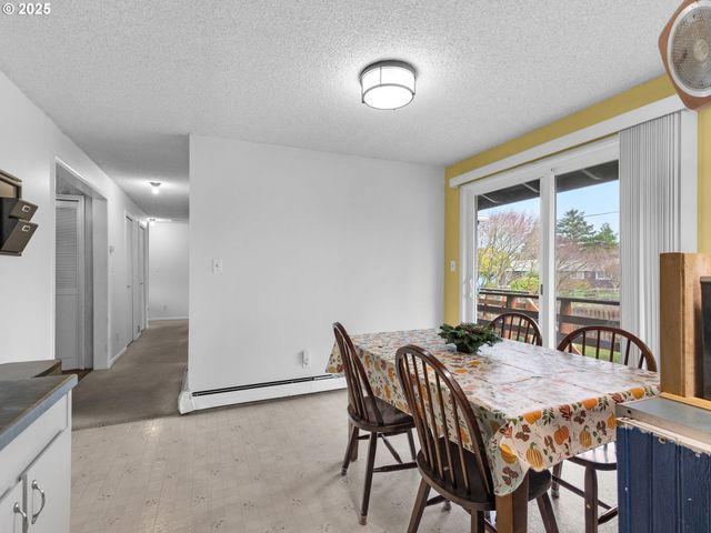 89655 SEA BREEZE Dr, Warrenton, OR 97146