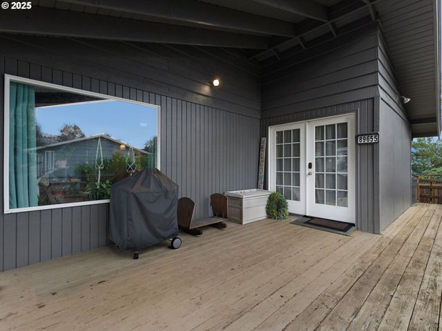 89655 SEA BREEZE Dr, Warrenton, OR 97146