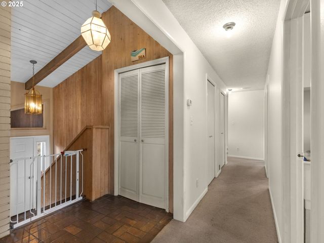 89655 SEA BREEZE Dr, Warrenton, OR 97146