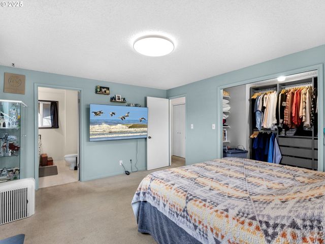 89655 SEA BREEZE Dr, Warrenton, OR 97146