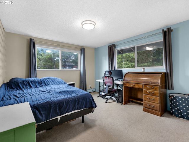 89655 SEA BREEZE Dr, Warrenton, OR 97146