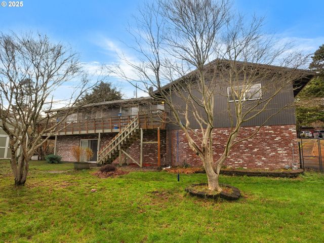 89655 SEA BREEZE Dr, Warrenton, OR 97146