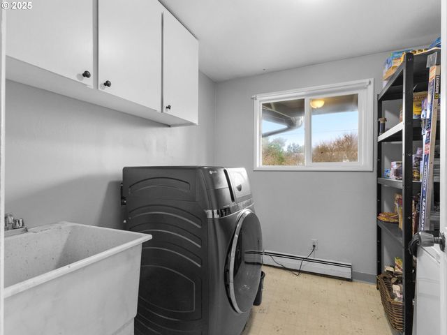 89655 SEA BREEZE Dr, Warrenton, OR 97146