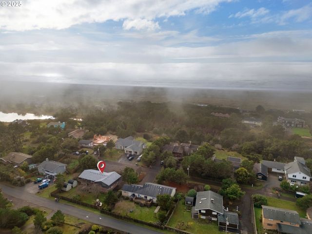 89655 SEA BREEZE Dr, Warrenton, OR 97146