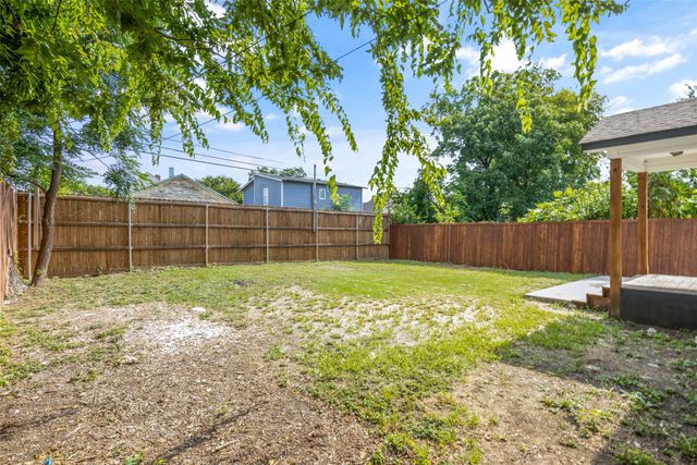 1125 E Tucker Street, Fort Worth, TX 76104