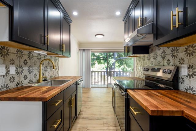 280 Easy Street 120, Mountain View, CA 94043