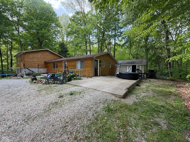 1522 N Cayuse Trail, Greensburg, IN 47240