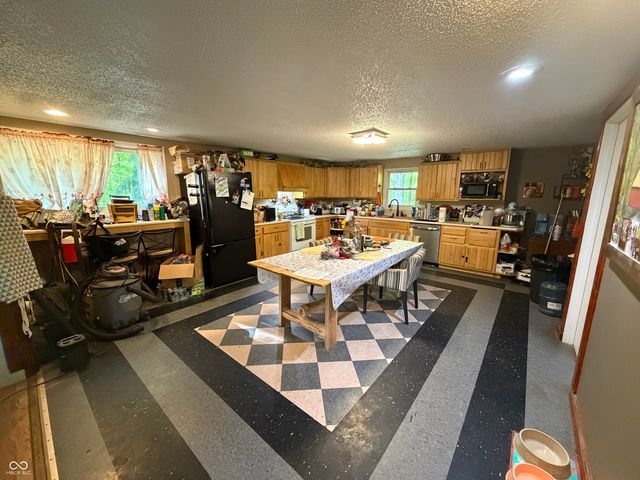 1522 N Cayuse Trail, Greensburg, IN 47240