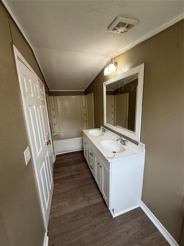 2519 Mcdonald Road, Oyster Creek, TX 77541