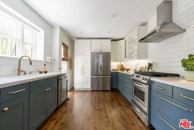 5015 W 20th Street, Los Angeles, CA 90016