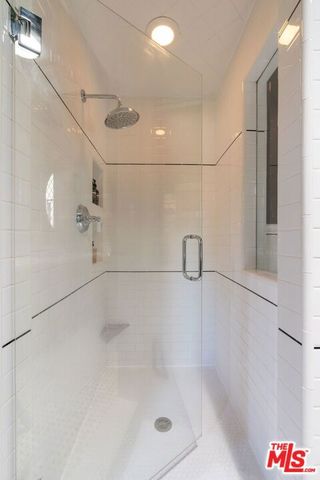 5015 W 20th Street, Los Angeles, CA 90016