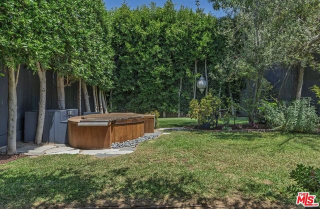 5015 W 20th Street, Los Angeles, CA 90016