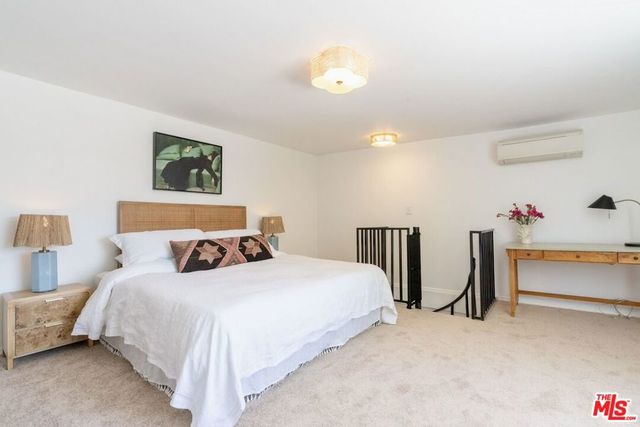 5015 W 20th Street, Los Angeles, CA 90016