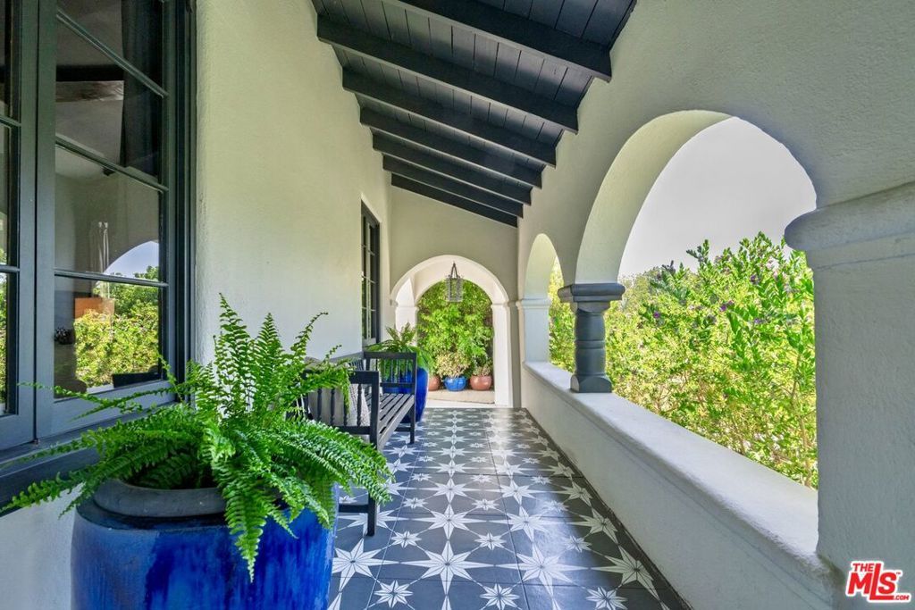 Image 2 of property listing at 5015 W 20th Street, Los Angeles, CA 90016